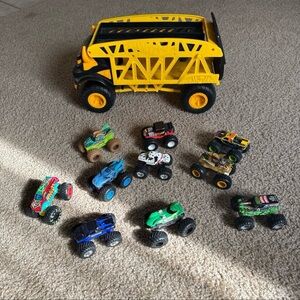 Monster Truck Carrier with 10 Mini Trucks